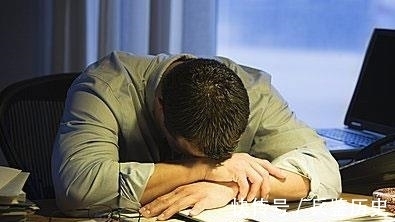 衰老|加速男性衰老的行为，抽烟喝酒没上榜，很多男性败给了第一件事