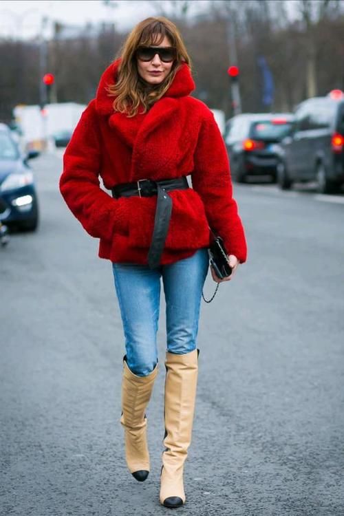 中年女人穿衣选款注意：少穿“装嫩色”，多穿“气质色”