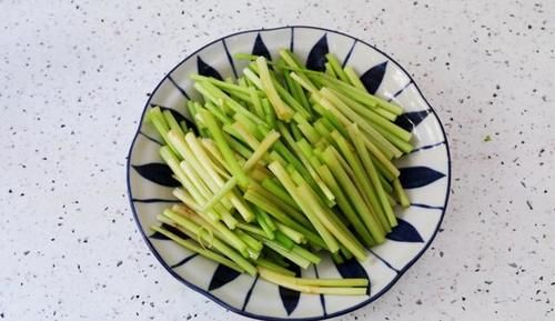 这肉虽然价格贵了点，但是营养价值高，跟芹菜一起炒，味道好