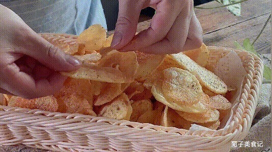 椒盐薯片|椒盐薯片这么做,简单又健康,孩子吃薯片不用买,在家轻松搞定