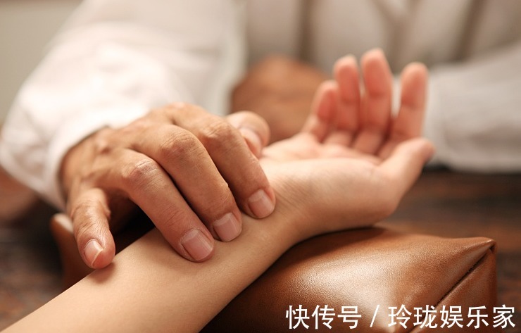 半夏|上半身火热,下半身冰凉多半是上热下寒,一个仲景名方搞定!