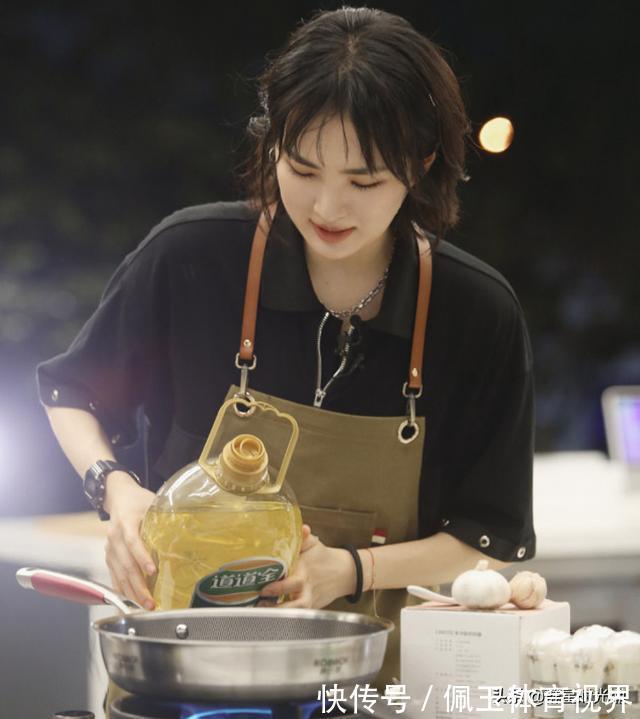 任正非|姚凌:从秘书到任正非妻子,培养女儿成哈佛名媛,她有什么能耐?