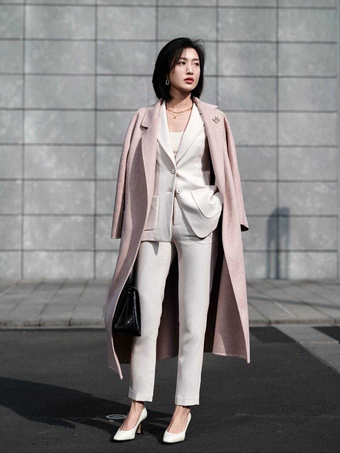 白色衬衫 冬季通勤怎么穿?看看这些干练知性的穿搭方式,日常实用不挑人