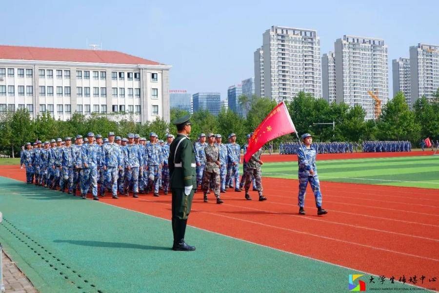 青岛|超燃军训汇演！青岛港湾职业技术学院军训方队来了