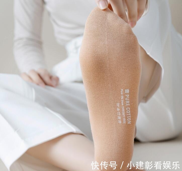 媳妇 去年的袜子就别穿了，学我媳妇这样穿，舒适更贴肤