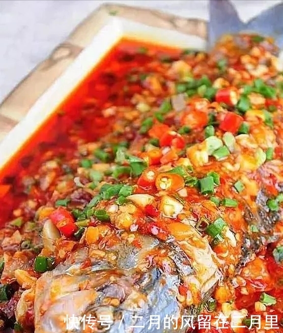 糖醋排骨,宫保肉丁,咸烧白,夹沙肉,家常鱼,粉蒸肉,乡村丸