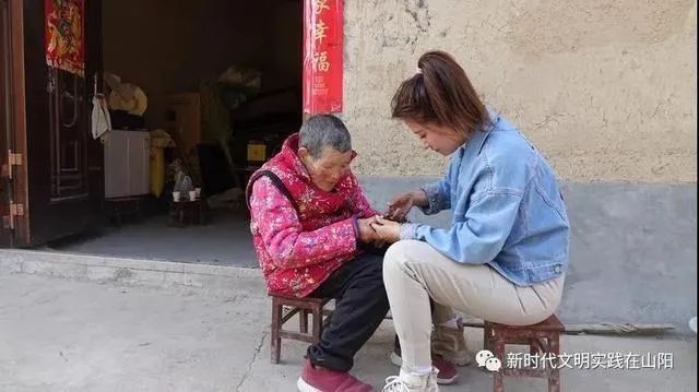 贴身保镖|【德润三秦好家风】孝老爱亲鲁小存：久病床前有孝女