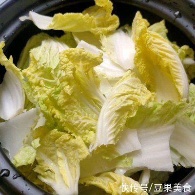 冬天最适合做这一锅菜,热气腾腾的好吃下饭