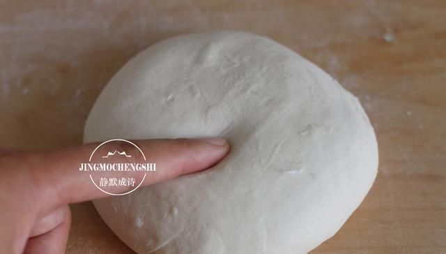 这才是韭菜盒子的传统做法,皮薄馅儿大,好吃易做,难度为零