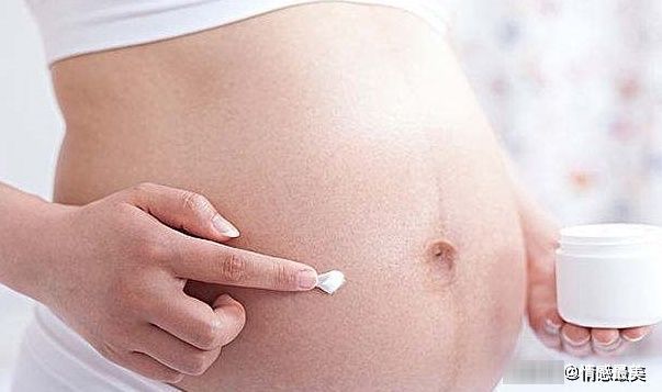 小萍|怀孕时,孕妇肚子上出现的“线”是什么?和胎儿的性别有关吗?