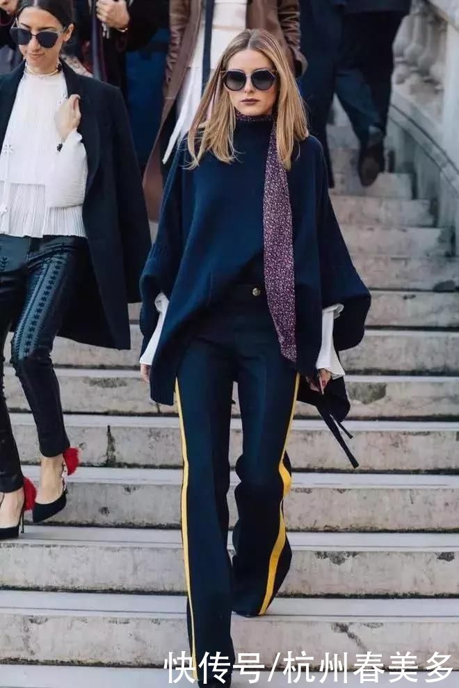 毛衣流行这么塞，修饰腿型还显高5cm