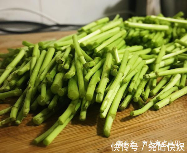 这菜比泻药刮油，每天吃2次，排出毒素，瘦出小蛮腰，穿啥都漂亮