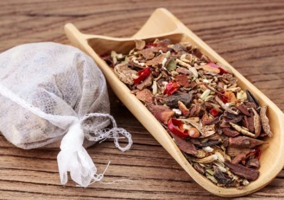 营养|8岁女孩身体停止发育，儿科大夫怒斥：3种汤竟当宝贝喂，愚昧