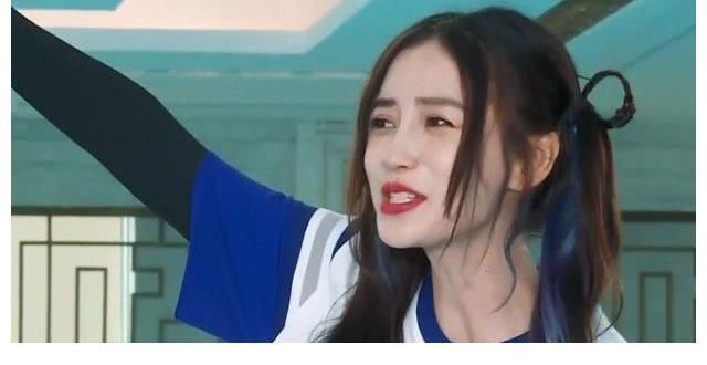 b同样是常驻女嘉宾,宋雨琦落水,baby找男生顶替,李晨看不下去了