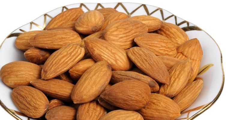 胆固醇|一天一把巴旦木,血糖血脂都能乖乖“听话”,你平时喜欢吃吗