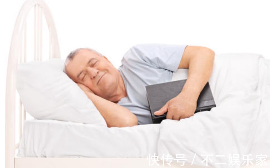 老年痴呆症|失眠多是大脑神经问题!医生提醒:尝试6个方法,让你一觉到天明