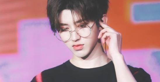 坤坤|蔡徐坤偶像包袱打分,粉絲大愛,不愧是坤坤。快來看看這神仙顏值