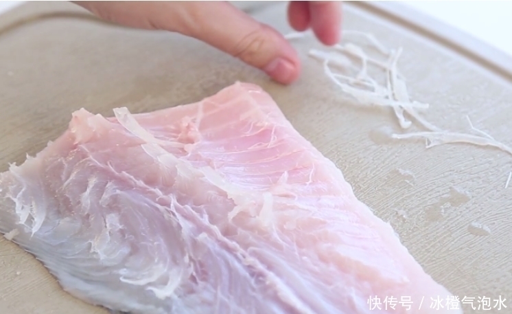 爽滑|居家分享原味鲢鱼丸子,鲜嫩爽滑,营养好吃,孩子喜欢的美味辅食