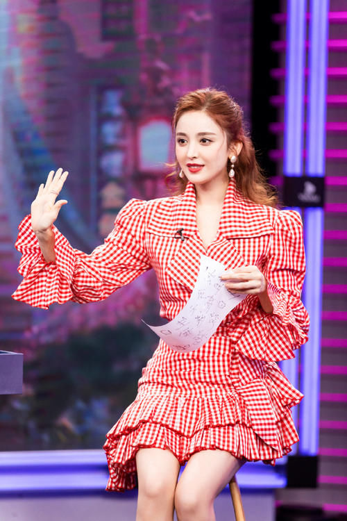 她是不是最会选发色的女艺人？每个颜色都好显白啊