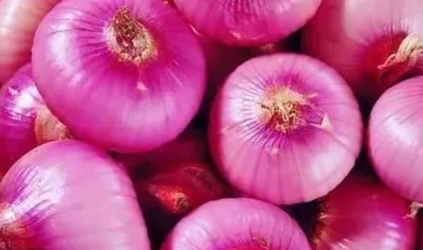 吃洋葱有4个禁忌,尤其是第4个很多人经常犯错误,别让无知害家人