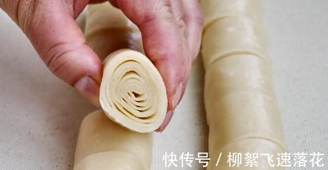 包子|夏天,吃馒头包子不如吃它,一卷一蒸柔软筋道,比馒头包子好吃!