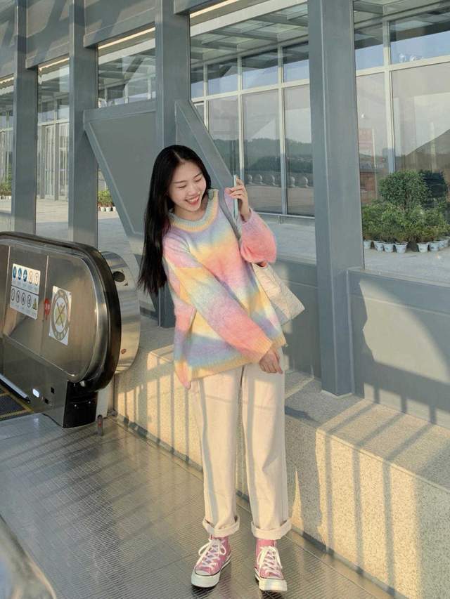 搭配|裤子最不挑年龄了!不光百搭还能提升气质感,简约高级谁能不爱?