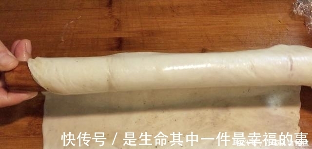 保鲜膜|奶奶用了一辈子的烙饼做法,外酥里软,凉了不硬,比外面卖的好吃