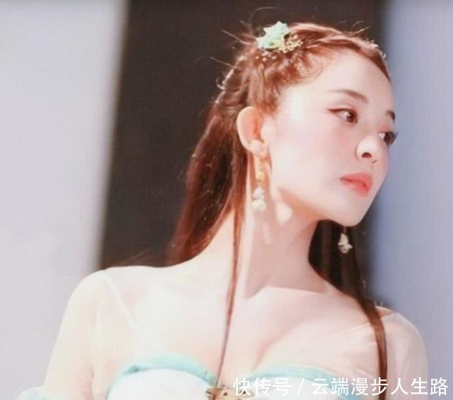 烈焰|娜扎美杜莎扮相红裙烈焰,妖娆至极比动漫版都要美