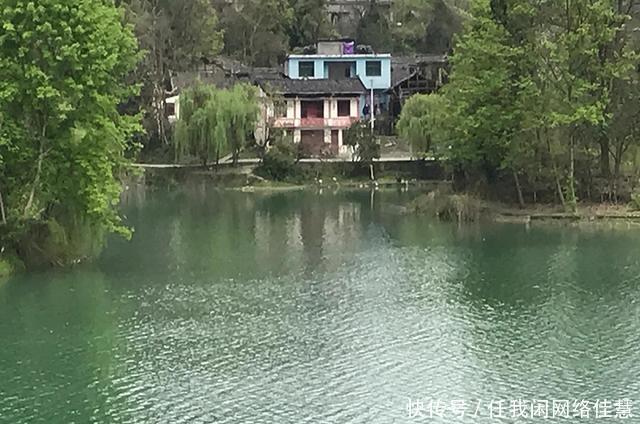 政府出资修钓台,提供垂钓好去处!享受的同时莫忘自觉,方能长久