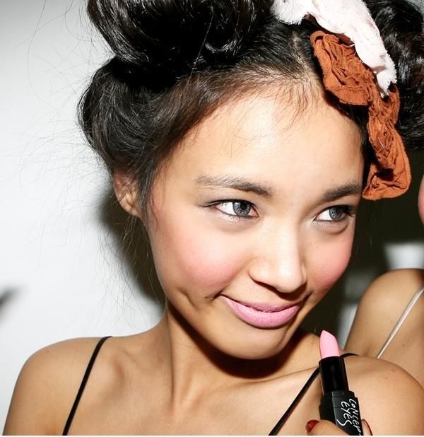 色号 黄皮女人挑口红也太难了吧?别急,送你5个色号,显白耐看又显贵