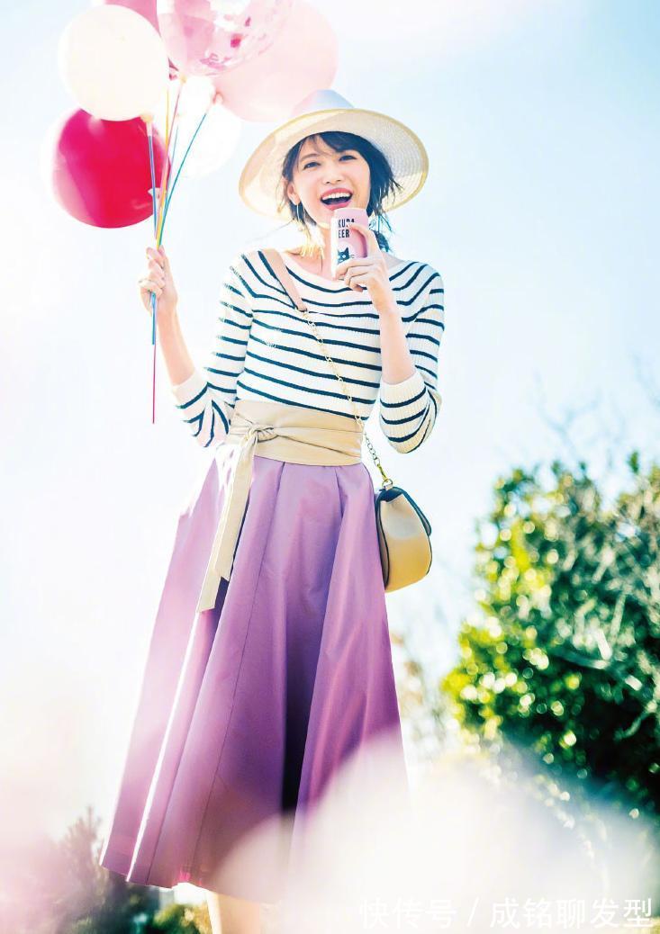 张扬|别再傻傻的穿“一身黑”了!今夏流行这几种配色,想不时尚都难