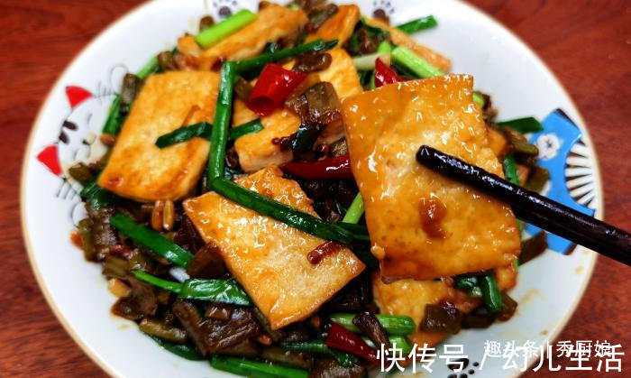 阵子|秋天,碰到此菜别手软,营养极高,多买点囤起来,再过阵子就贵了