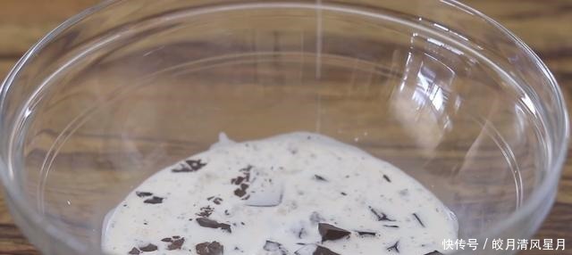 我们教你如何用饼干做蛋糕底,我们可以不用烤箱做米其林基本甜点