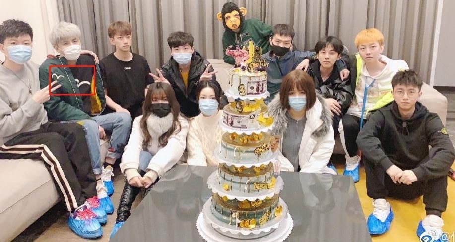 微博|小团团与好友聚会娱乐,配文“小赢三千”,却遭到某博主举报聚赌?