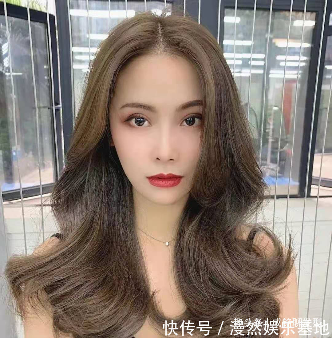 发型|头发细软女生别烫这三种发型,款式好看但发质不适合,伤发又没卷