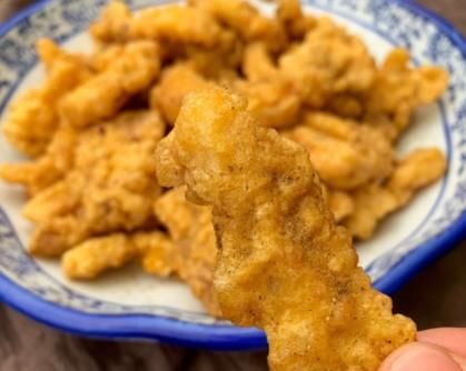 炸小酥肉，挂糊是基本，花椒是精髓，两者恰到好处，味道才正宗！