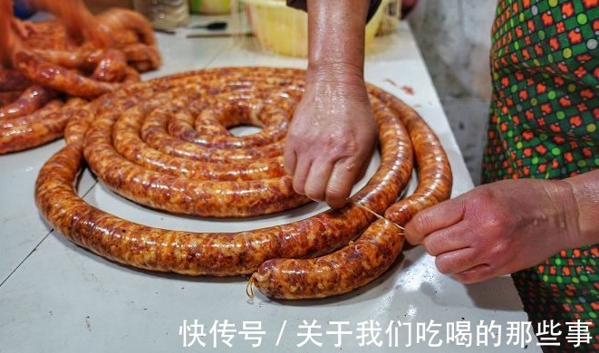 灌腊肠时,想要好吃且保存时间长,牢记9个窍门,很多人还不知道