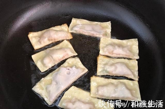 最近孩子迷上这小吃,三天两头闹要吃,外酥里香,上桌停不下筷