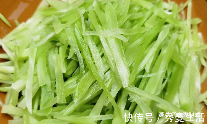 花椒粒|天热多吃此菜，营养特全面，清热解暑不上火，孩子成长发育正需要