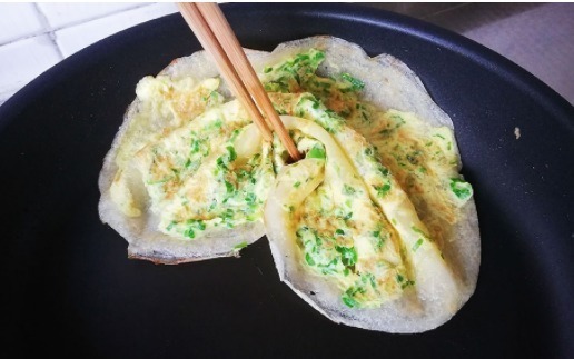 葱花鸡蛋饼|3个鸡蛋，一碗面，教你15分钟解决全家早餐，简单好吃，详细做法