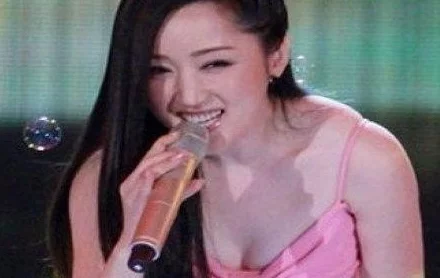 杨钰莹隐瞒了20多年,终于捅破与毛宁的关系 杨钰莹隐瞒了20多年,终于捅破与毛宁的关系
