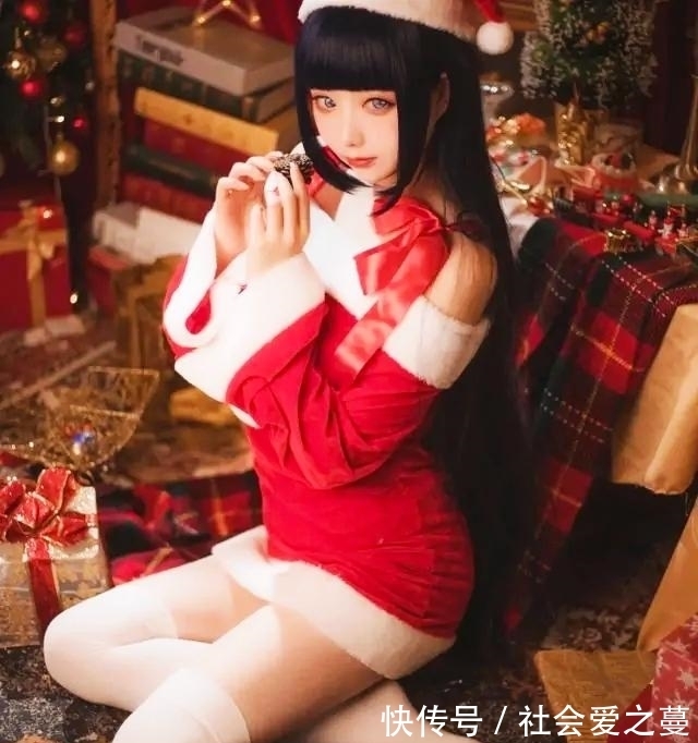 雏田美|火影cos：天天和雏田穿上红色圣诞服装，天天甜美可爱，雏田美爆