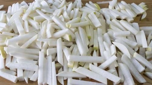 2分钟教你制作川味萝卜干,不用晒不用等,又脆又香,2天就能吃