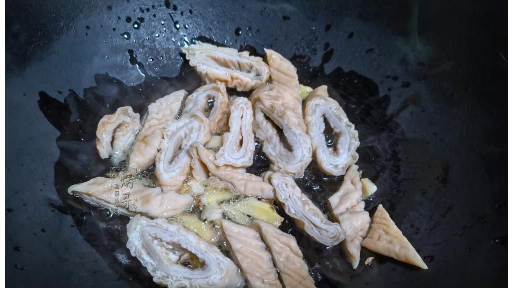 我家菜谱上的常客，有些人知道是什么部位后不敢吃，都说口味真重