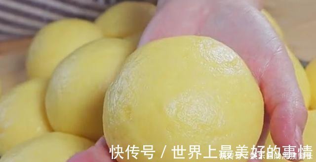 美味|玉米面倒开水锅里,瞬间变成美味,一次就成功,老人孩子都爱吃