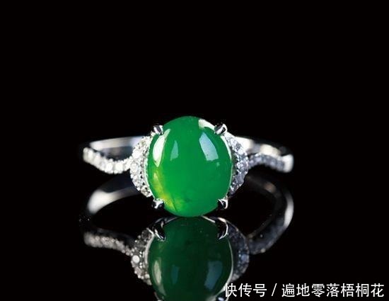 马鞍形|翡翠的款式之多,你知道你适合什么样的翡翠戒面吗