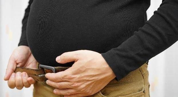 男人|男人开始衰老会呈现4个“丑态”,你若1个也没占,那就恭喜了