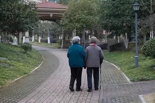 人体健康|散步也能致命?散步的好处和坏处,为了家人健康早了解