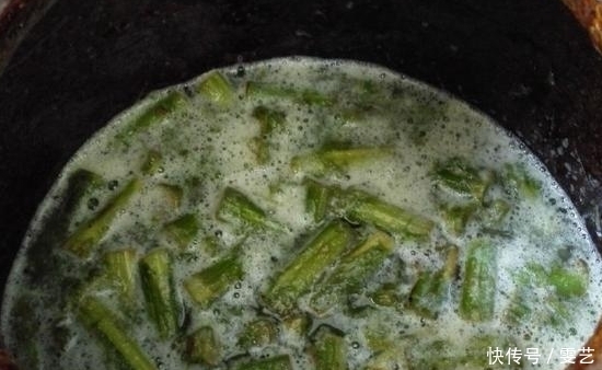 美食|农村一天然蔬菜，人们不喜欢叶子，用臭卤汁腌制梗，成了传统美食