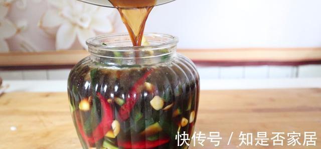 做法|腌制黄瓜条时,别只会加盐了,40年大厨教你秘制做法,香脆好吃